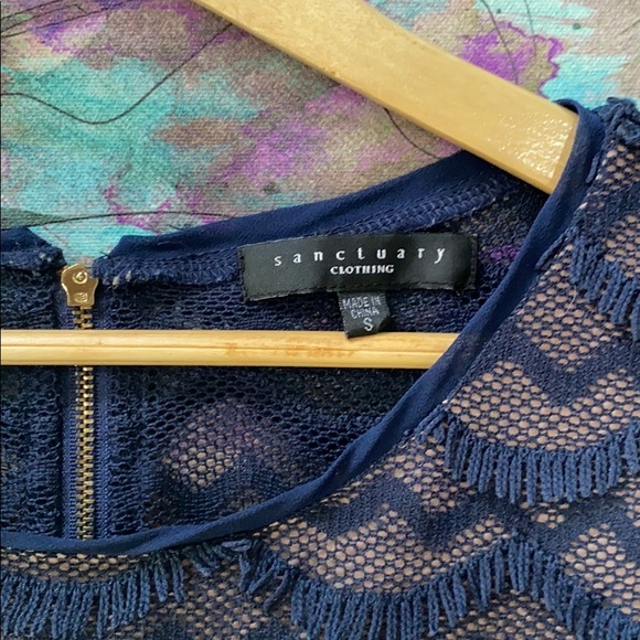 Scalloped lacy Sanctuary top - Picture 3 of 7